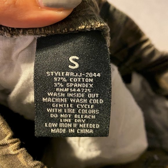 Fashion Nova Camo Joggers - Picture 4 of 4